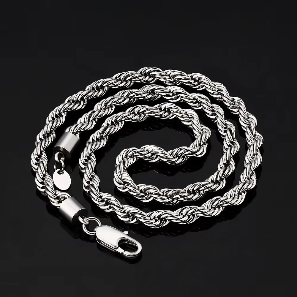 Detailaufnahme der Celestia Rope Chain mit gedrehtem Design in silber