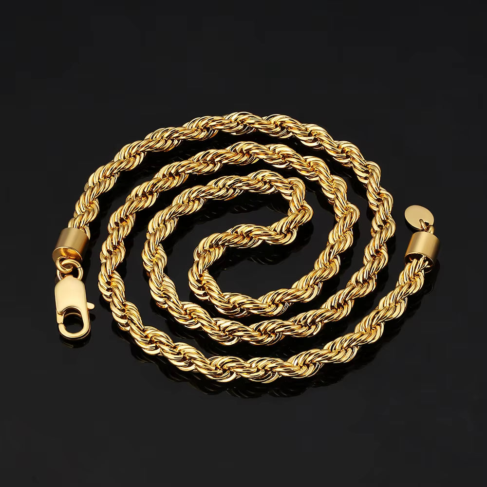 Detailaufnahme der Celestia Rope Chain mit gedrehtem Design in gold